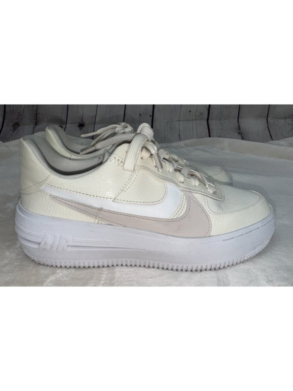 NIKE AIR FORCE 1 PLT.AF.ORM Women's Size 7 Low Pale Ivory (DJ9946 107) - Picture 3 of 8
